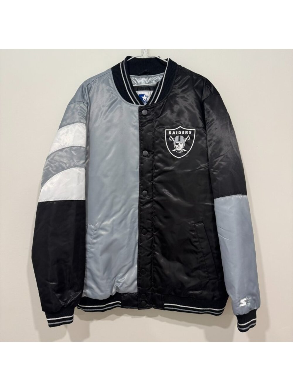 Starter Los Angeles Raiders NFL Satin Bomber Jacket Silver Black Split Size XL